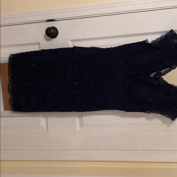 Size M midnight navy formal dress. Worn once - Picture 7 of 8